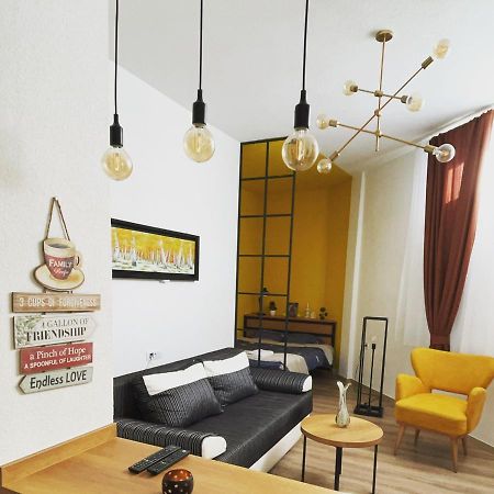Ora-Prn, Studio Apartment In The City Centre Prishtinë Ngoại thất bức ảnh