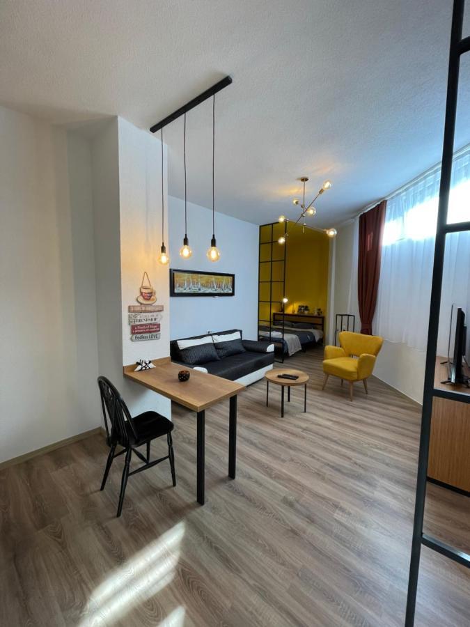 Ora-Prn, Studio Apartment In The City Centre Prishtinë Ngoại thất bức ảnh